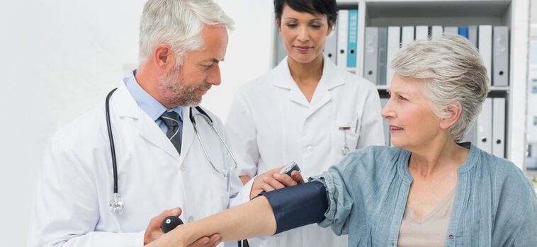 Medição da pressão arterial para diagnosticar hipertensão